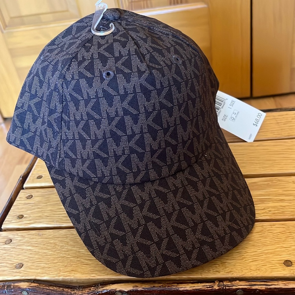 MICHAEL KORS BROWN HAT. NWT